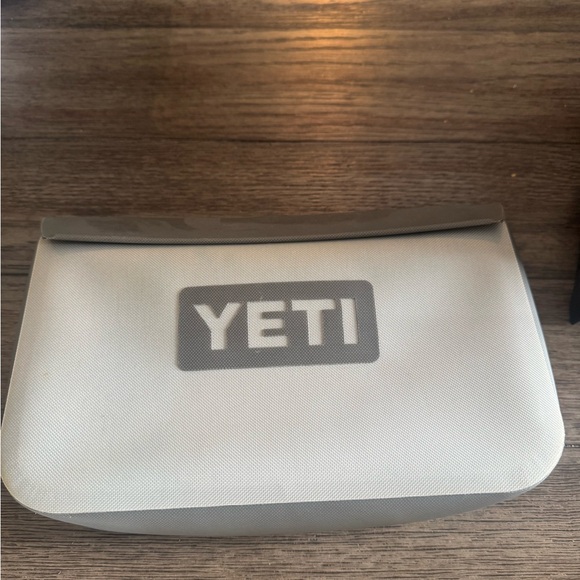 Yeti Hopper Backflip Cooler + Yeti Sidekick Dry - Picture 3 of 9